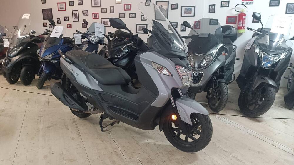Sym Joymax 300 Z ABS (2018 - 20) (2)