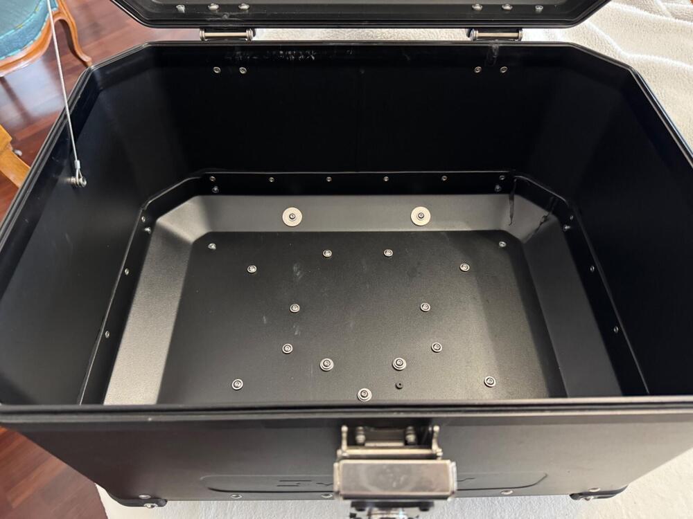 Bauletto metallo 58 lt Mtech (3)