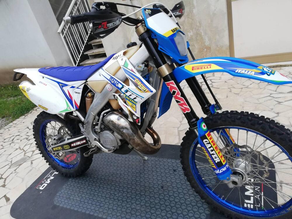 Tm Moto EN 144 (2015)