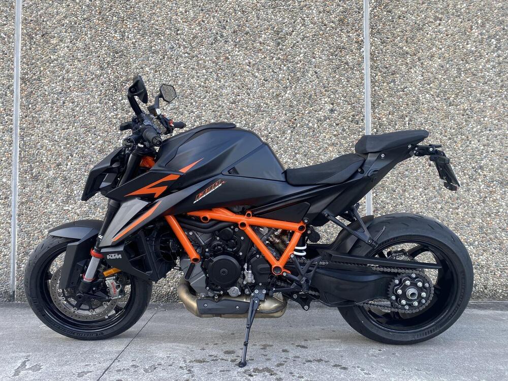 KTM 1390 Super Duke R (2024 - 25) (2)