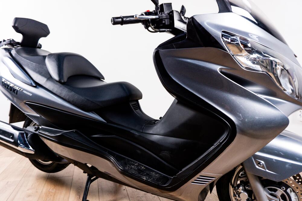 Suzuki Burgman 400 (2022 - 24) (5)