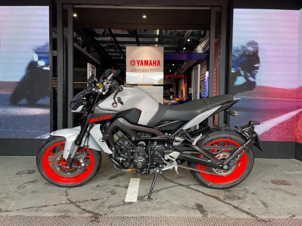 Yamaha MT-09 (2017 - 20) (4)