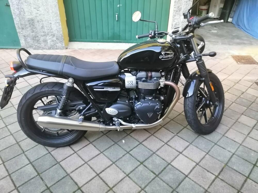 Triumph Street Twin 900 (2021 - 22) (4)