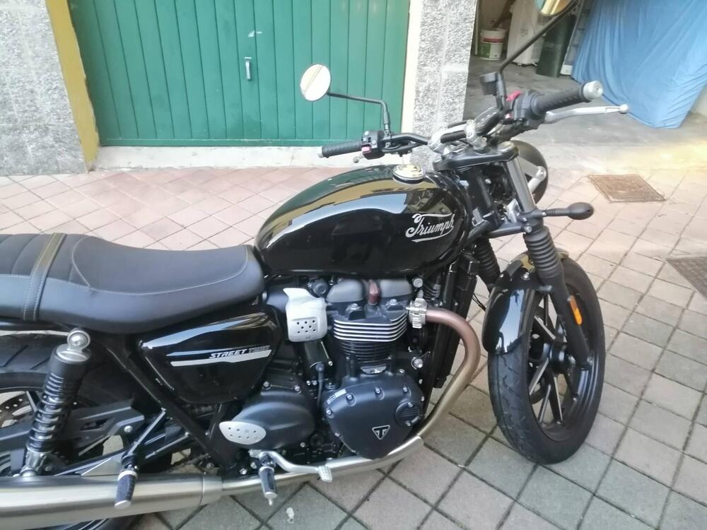 Triumph Street Twin 900 (2021 - 22) (5)