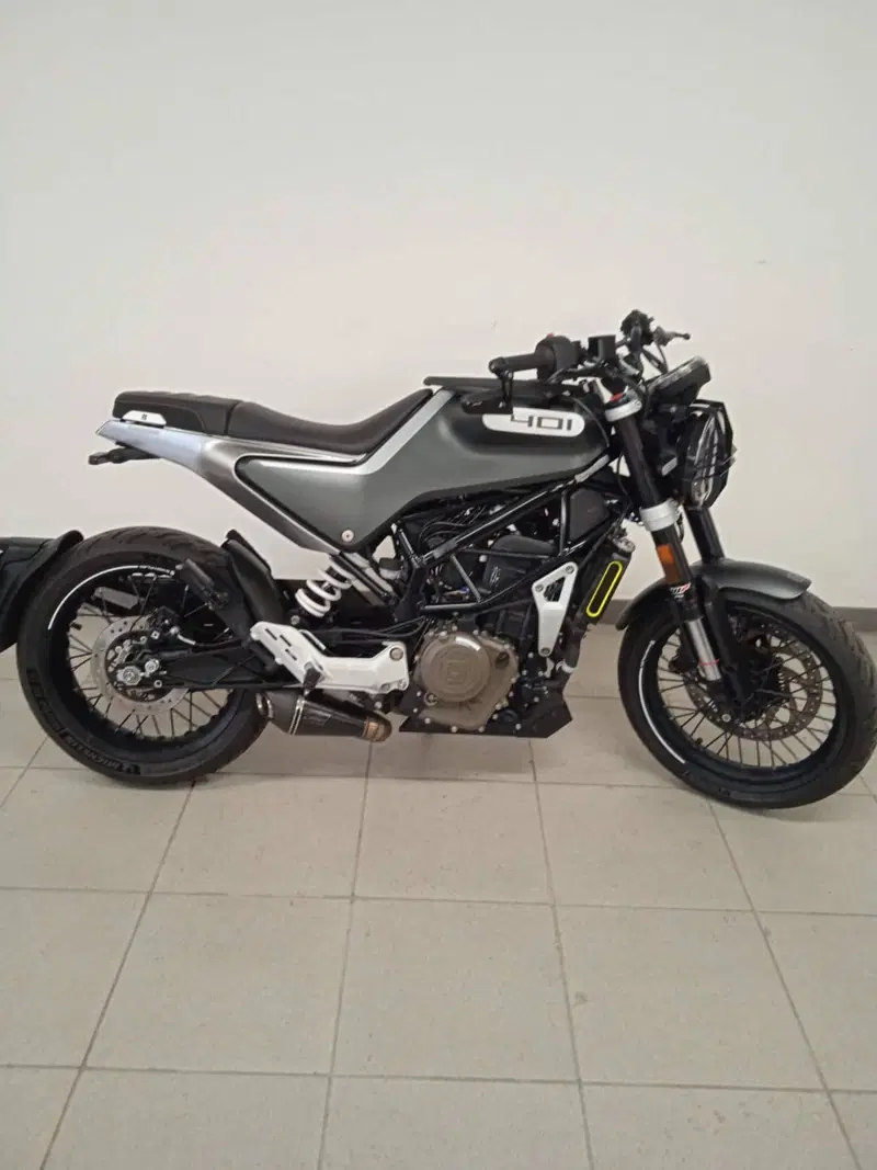 Husqvarna Svartpilen 401 (2020)