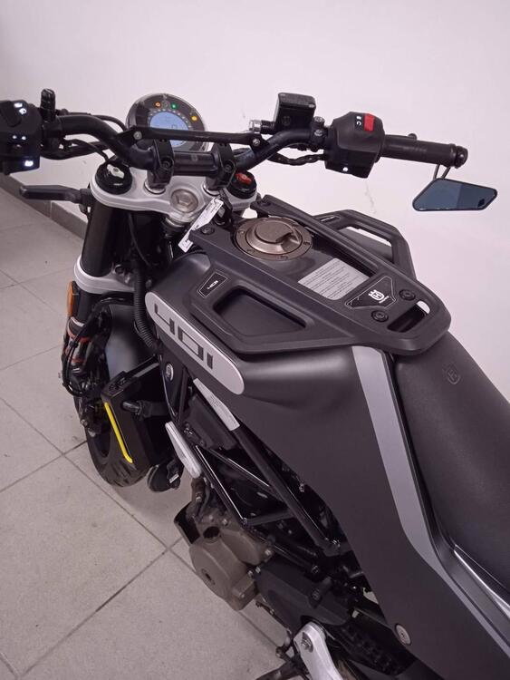 Husqvarna Svartpilen 401 (2020) (4)