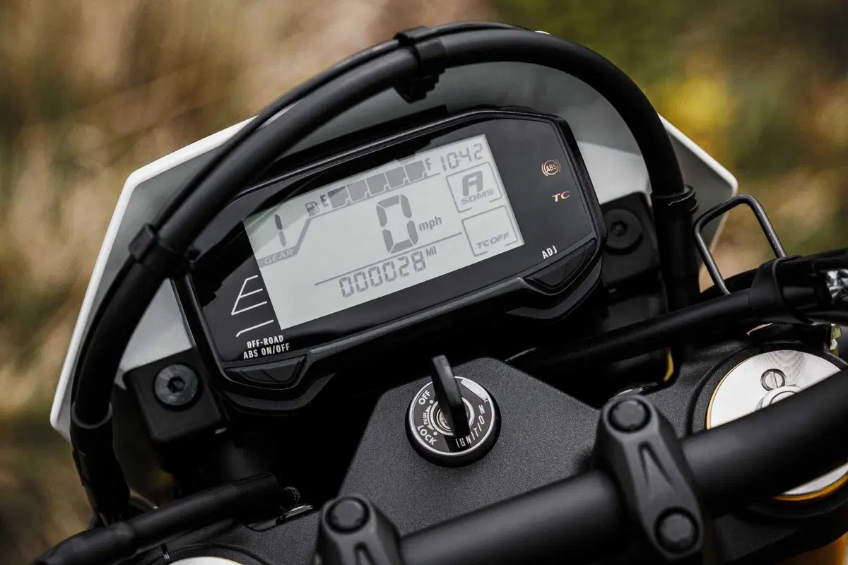 Suzuki DR-Z4: a Eicma 2024 il ritorno di una leggenda in versione Dual Sport e Supermotard [VIDEO] (14)