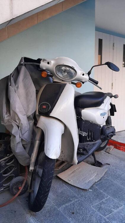 Aprilia Scarabeo 50 2t (2008 - 17) (2)
