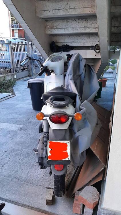 Aprilia Scarabeo 50 2t (2008 - 17) (5)
