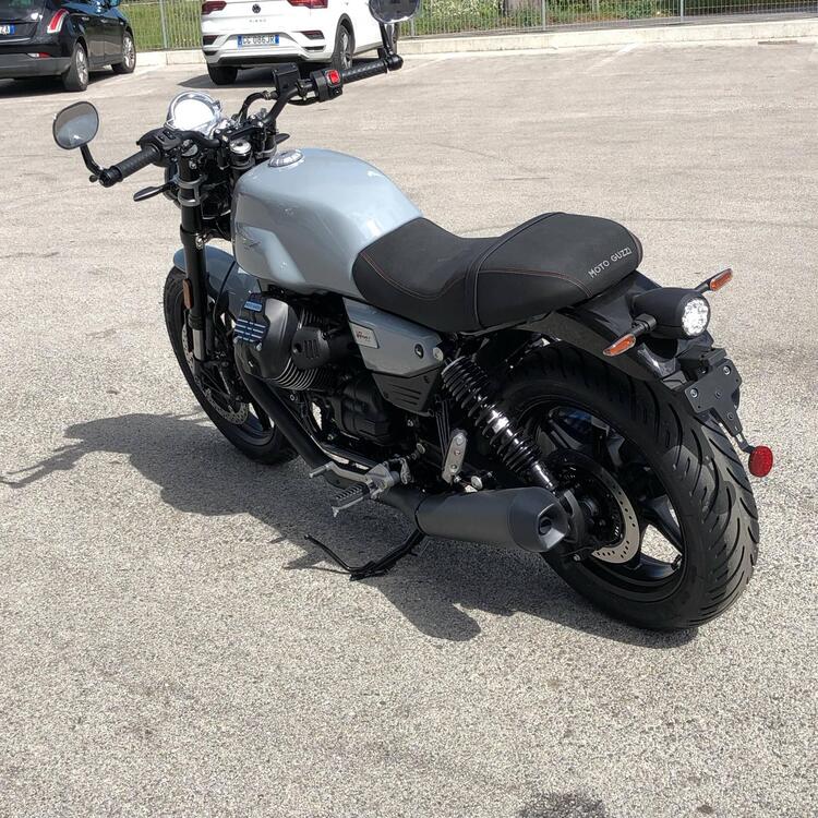 Moto Guzzi V7 Sport (2025) (5)
