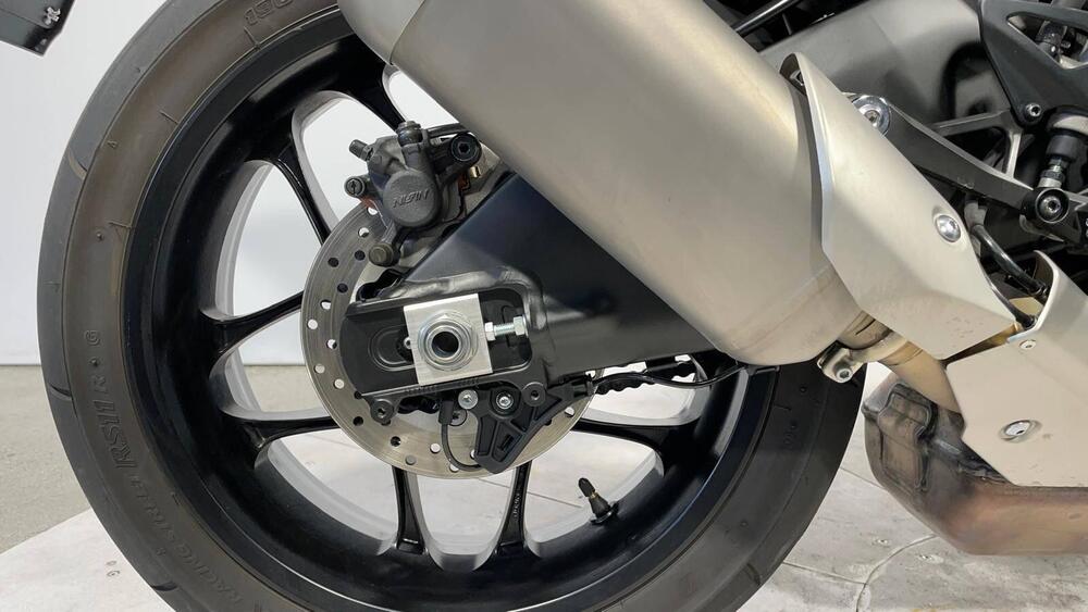 Yamaha YZF R1 (2020 - 25) (3)