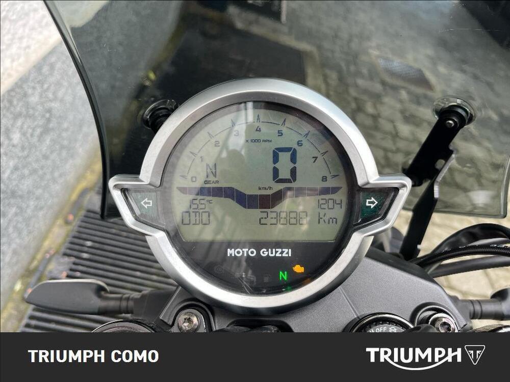 Moto Guzzi V7 Stone (2021 - 24) (4)