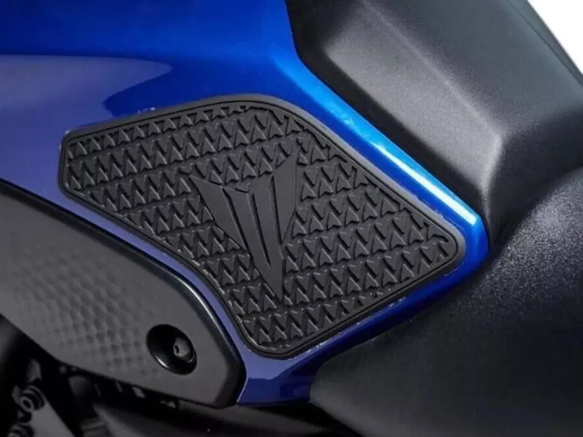 YAMAHA adesivi serbatoio anti scivolo MT-07 2021-2 (2)