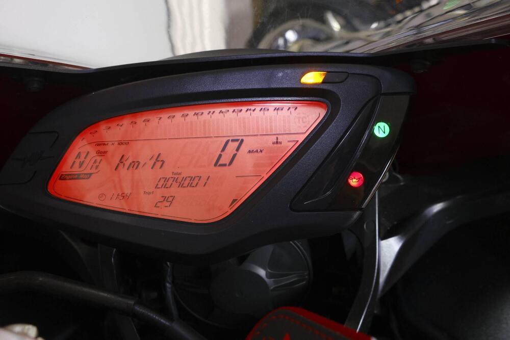 MV Agusta F3 675 (2011 - 15) (5)