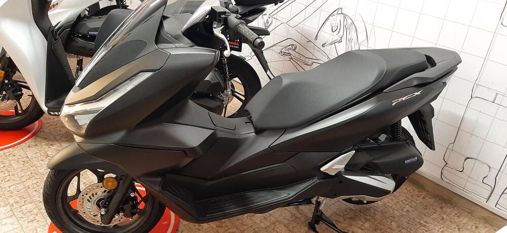 Honda PCX 125 (2025) (3)