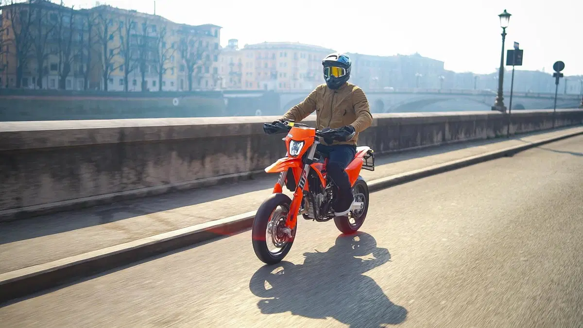 VM 450 SMR: questa motard &egrave; una vera bomba! | Il TEST di Moto.it