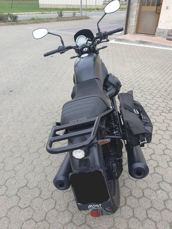 Moto Guzzi V7 Stone (2021 - 24) (5)