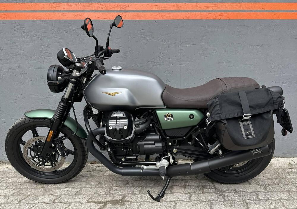 Moto Guzzi V7 Stone Centenario (2021 - 22) (4)