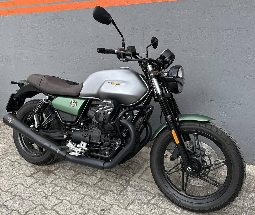 Moto Guzzi V7 Stone Centenario (2021 - 22)