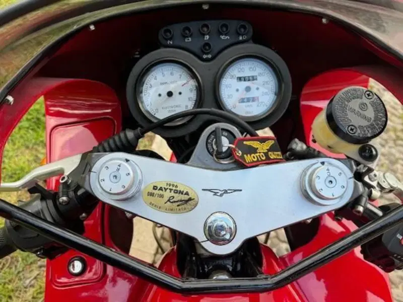 Moto Guzzi Daytona 1.000 Racing 88 di 100 (5)