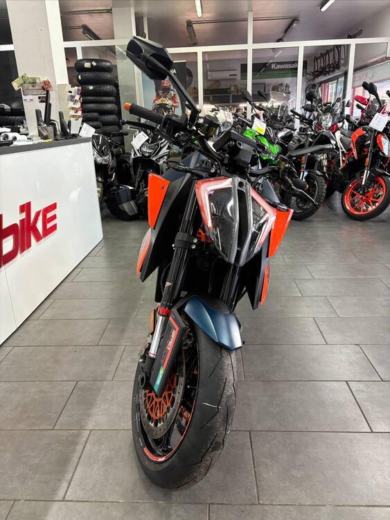 KTM 1290 Super Duke R (2020) (3)