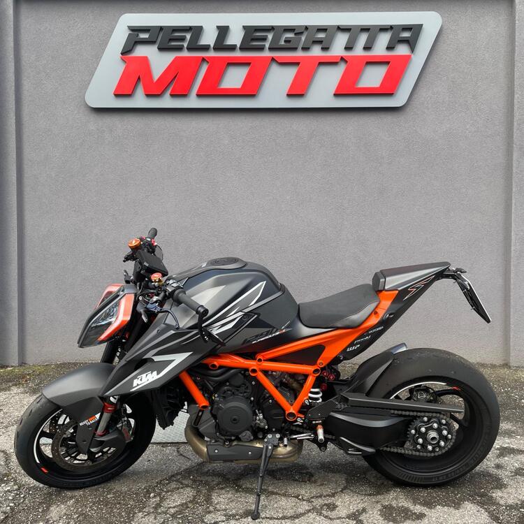 KTM 1290 Super Duke RR (2023) (4)