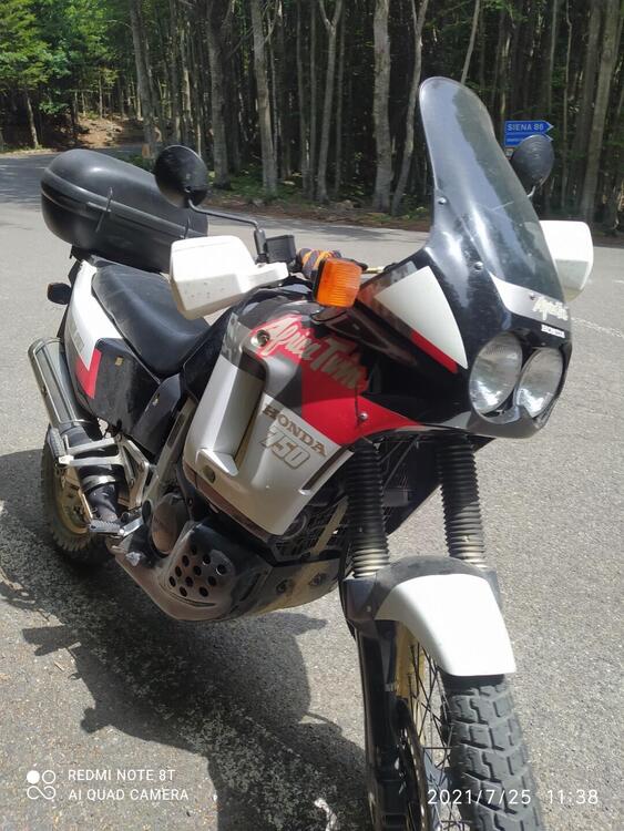 Honda Africa Twin XRV 750 (1993 - 95) (4)