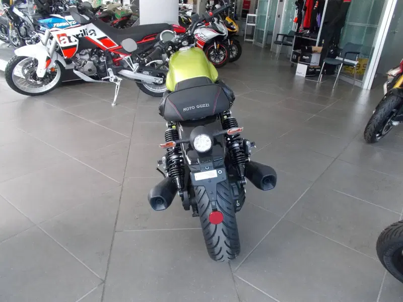 Moto Guzzi V7 Sport (2025 - 26) (3)