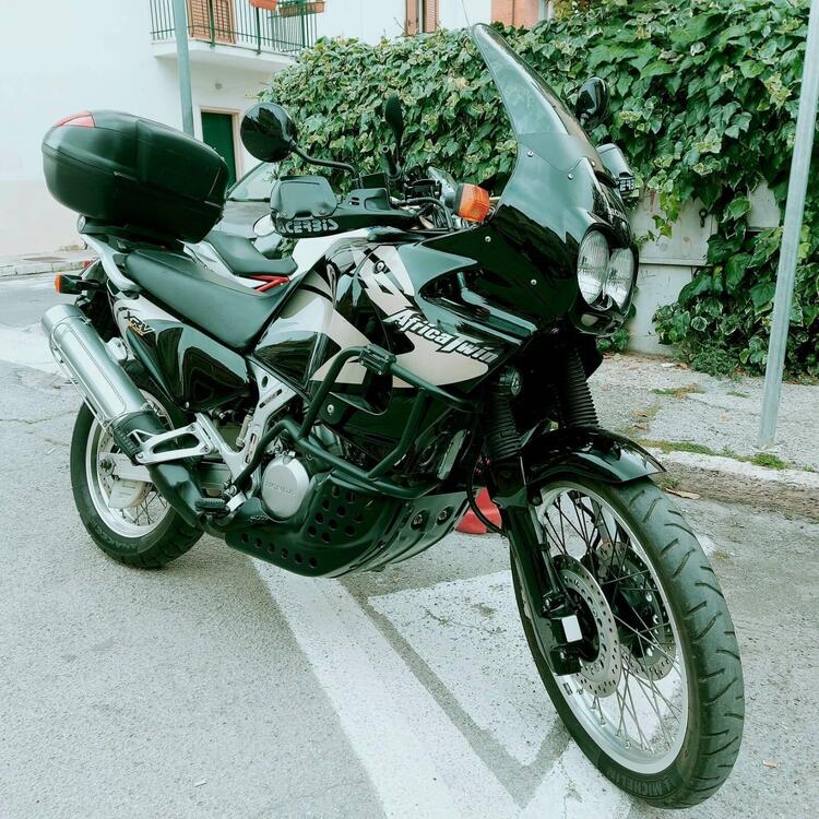 Honda Africa Twin XRV 750 (1996 - 02) (2)