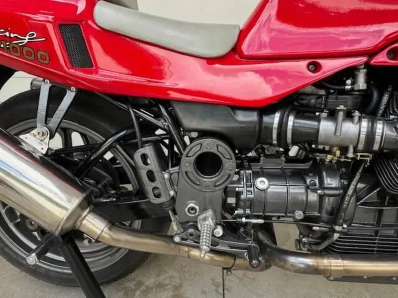 Moto Guzzi Daytona 1.000 Racing 88 di 100 (10)