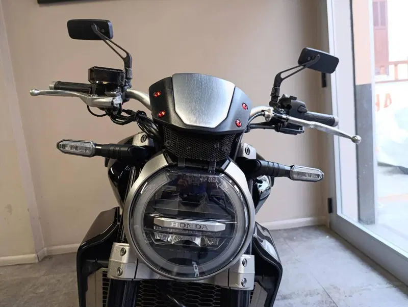 Honda CB 1000 R + Neo Sport Cafè (2019 - 20) (7)