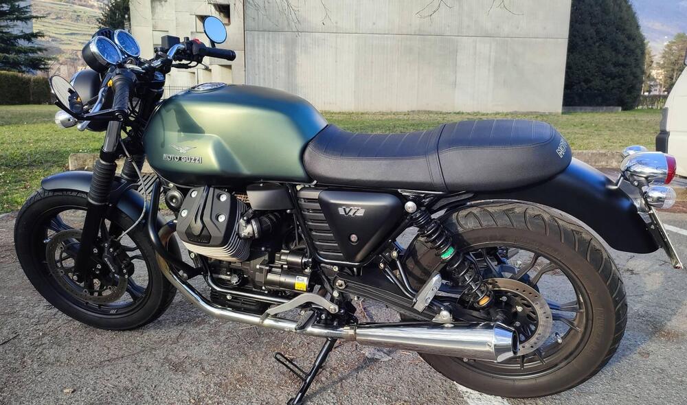 Moto Guzzi V7 Stone (2012 - 15) (3)