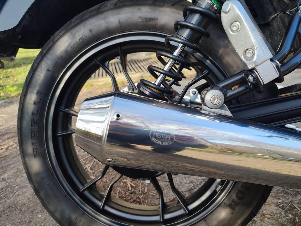 Moto Guzzi V7 Stone (2012 - 15) (5)