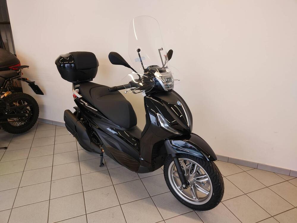 Piaggio Beverly 400 (2025)