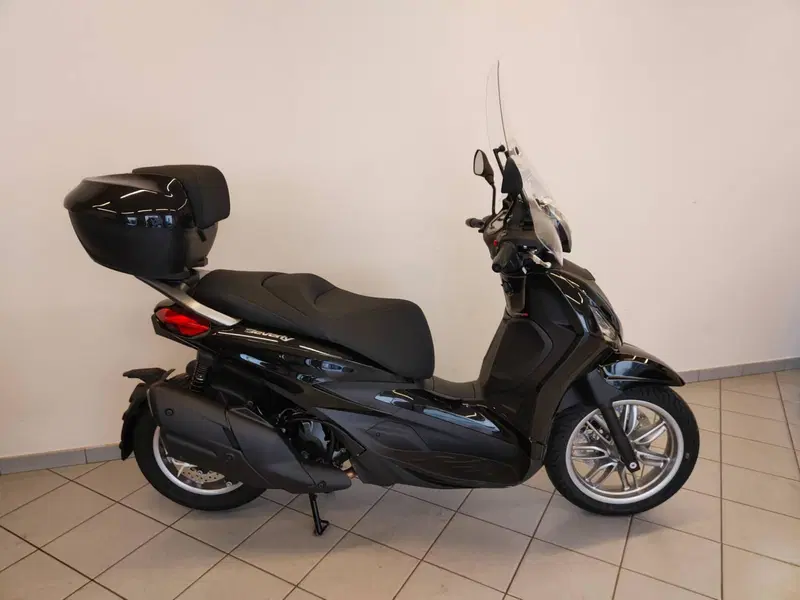 Piaggio Beverly 400 (2025 - 26) (5)