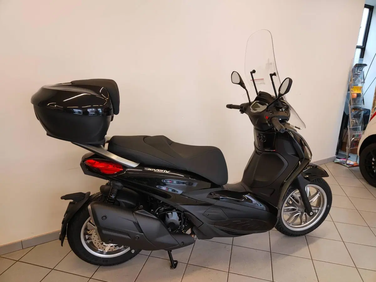 Piaggio Beverly 400 (2025 - 26) (6)