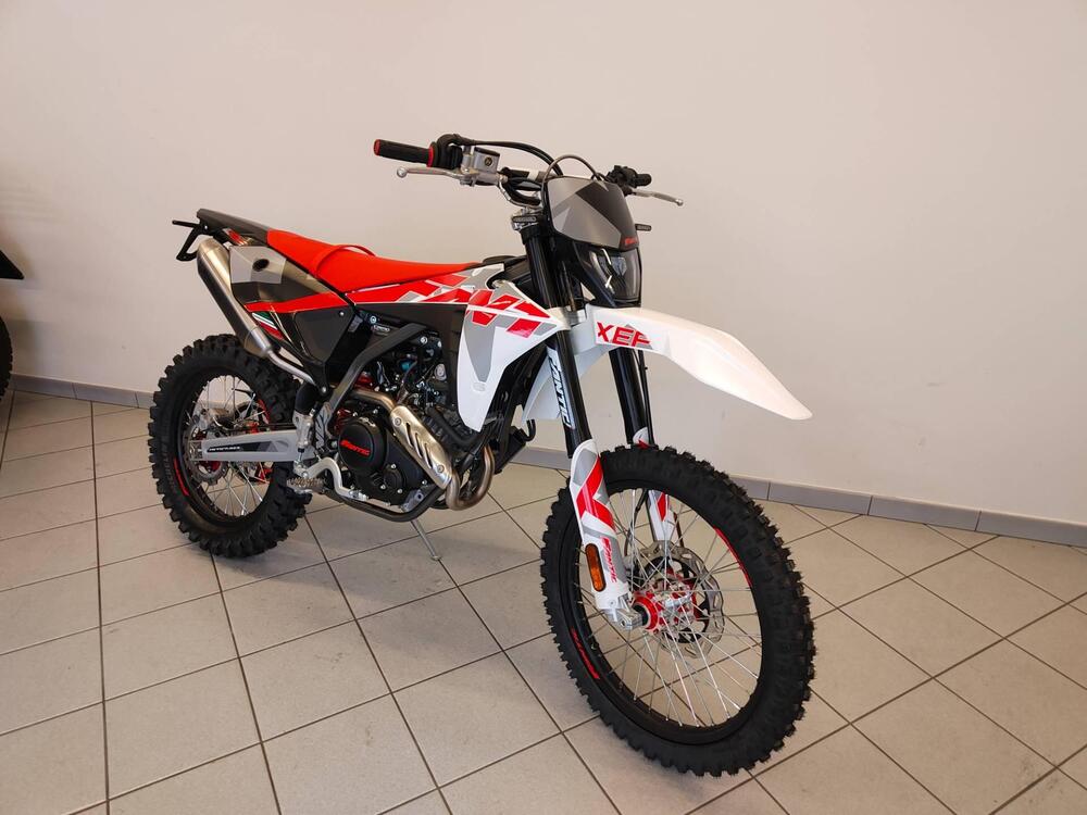 Fantic Motor XEF 125 Performance (2025) (3)