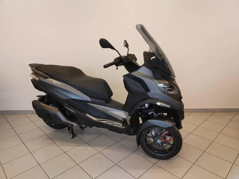 Piaggio MP3 530 Hpe Exclusive (2025 - 26) (6)
