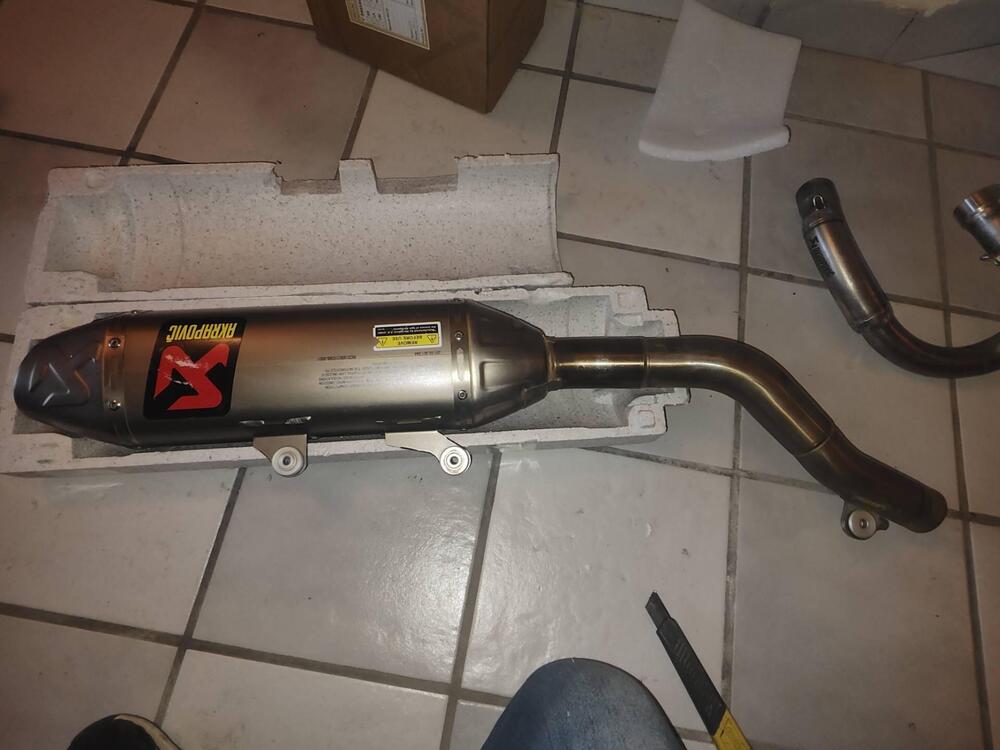 Akrapovic completa ktm gas gas huski (4)