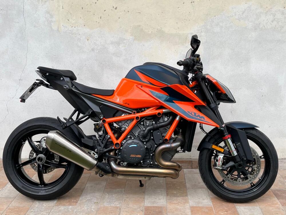 KTM 1290 Super Duke R (2021) (2)