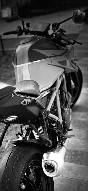 KTM 1290 Super Duke R (2021) (3)