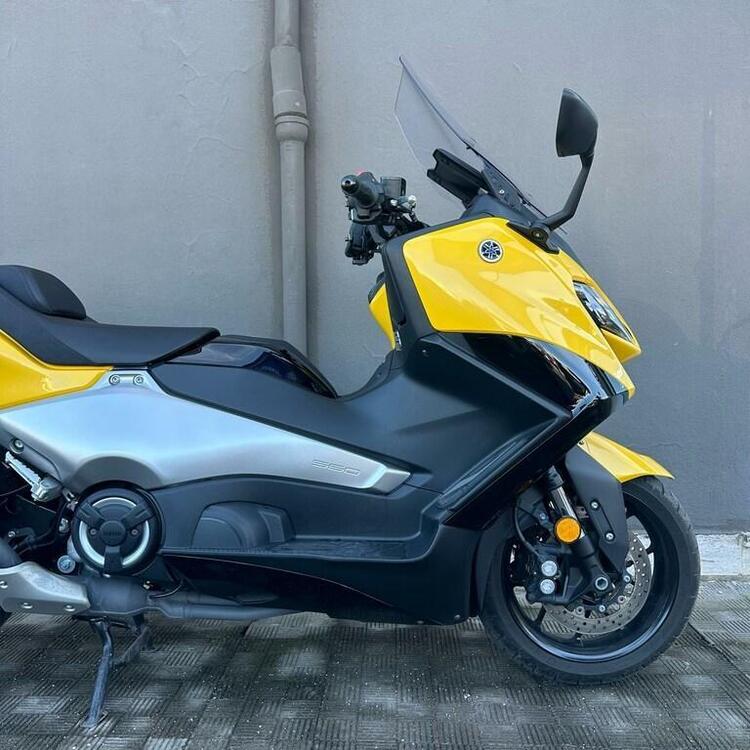 Yamaha T-Max 560 (2022 - 24) (3)