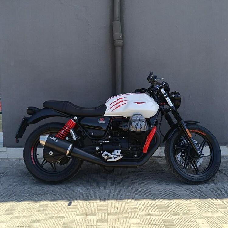 Moto Guzzi V7 Stone Ten (2024 - 25)