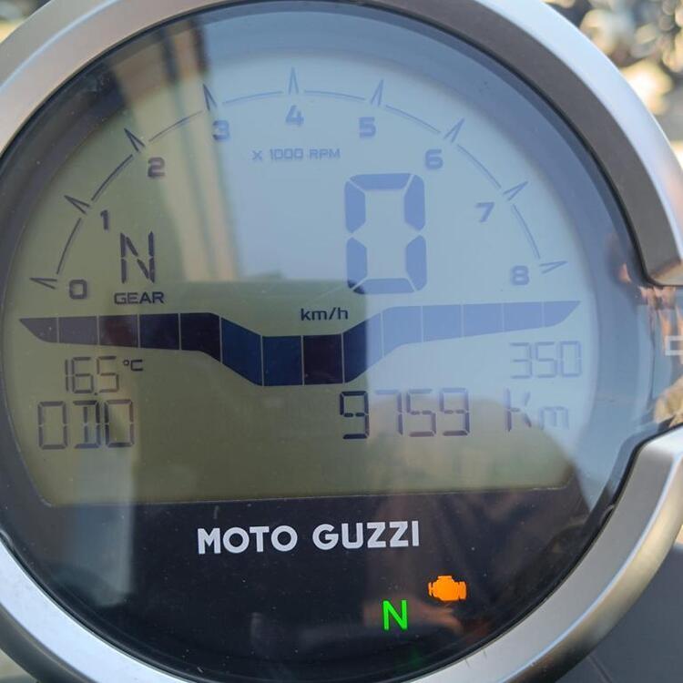 Moto Guzzi V7 Stone Ten (2024 - 25) (5)