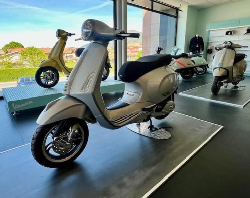Vespa Primavera 125 Tech (2024 - 25) (3)