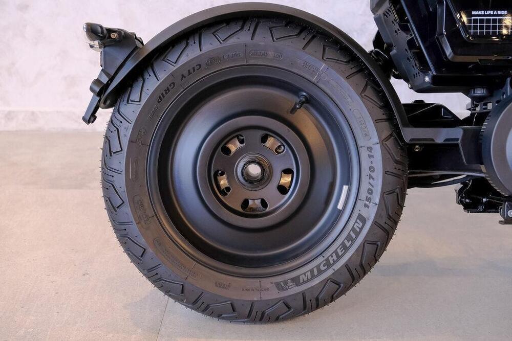 Bmw CE 02 AM (2024 - 25) (5)