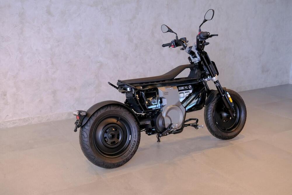 Bmw CE 02 AM (2024 - 25) (3)