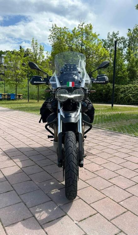 Moto Guzzi V85 TT Guardia d'Onore (2022 - 23) (2)