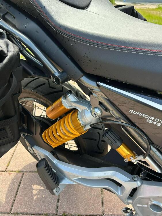 Moto Guzzi V85 TT Guardia d'Onore (2022 - 23) (5)