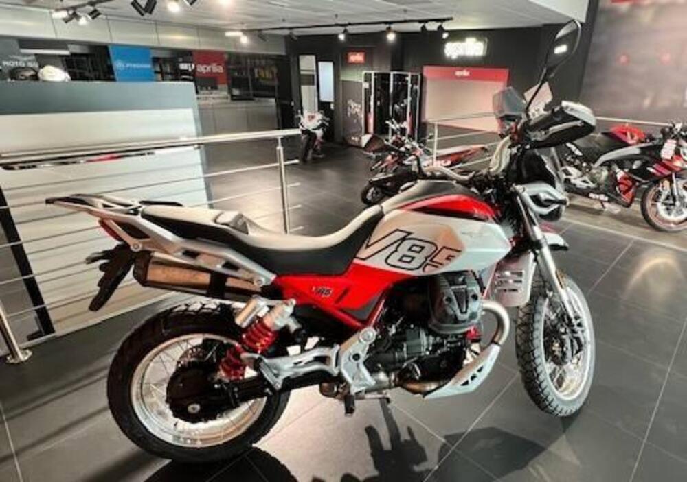 Moto Guzzi V85 TT (2024 - 25)